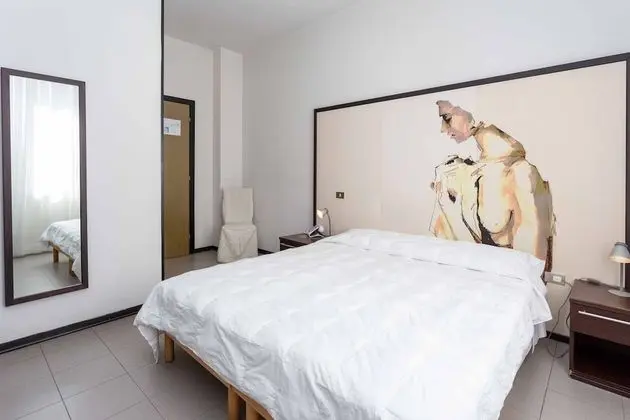 Büyük Yataklı Tek Kişilik Oda