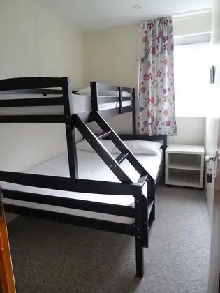 Üç Kişilik Oda, Ortak Banyo (Bunk bed)