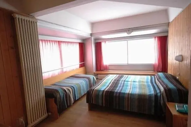 Üç Kişilik Oda