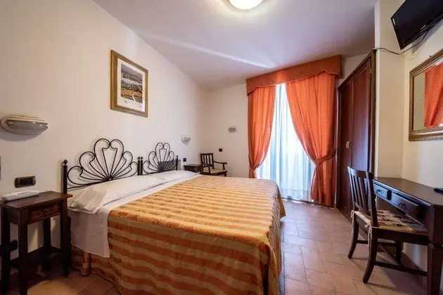 Basic Tek Büyük Yataklı Oda