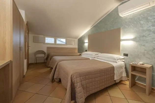 Basic Tek Büyük Yataklı Oda