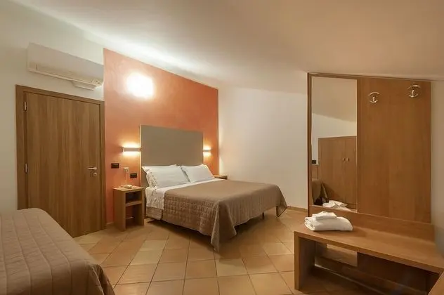 Basic Tek Büyük Yataklı Oda