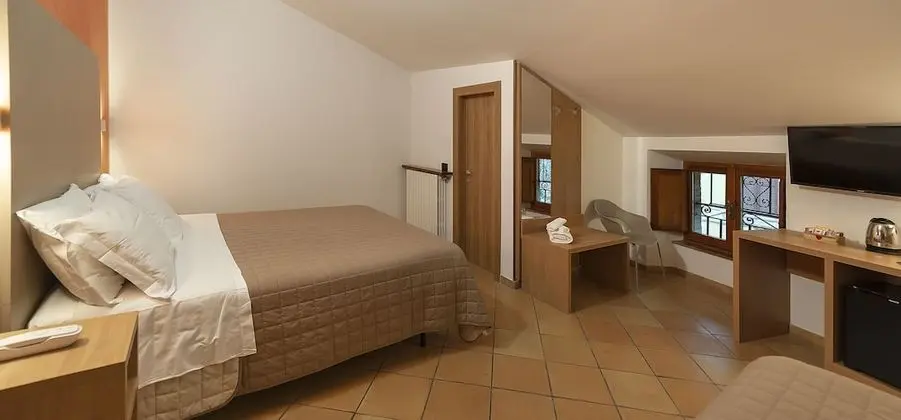 Basic Tek Büyük Yataklı Oda