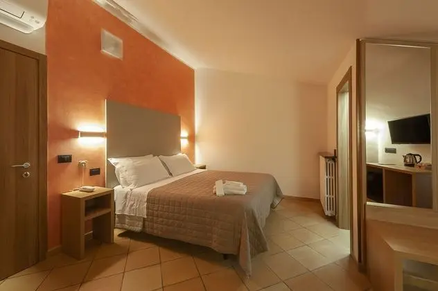 Basic Tek Büyük Yataklı Oda