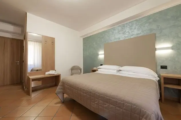 Basic Tek Büyük Yataklı Oda