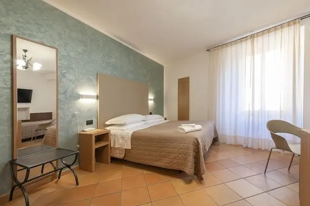 Basic Tek Büyük Yataklı Oda