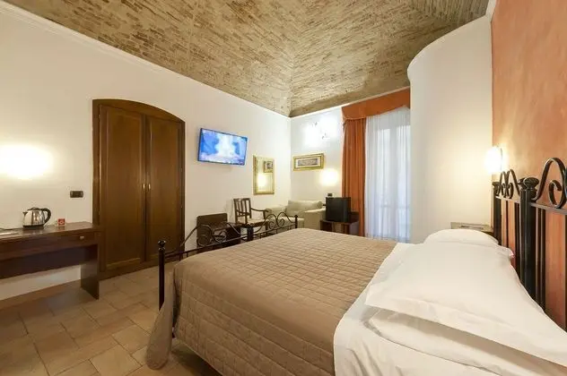 Basic Tek Büyük Yataklı Oda