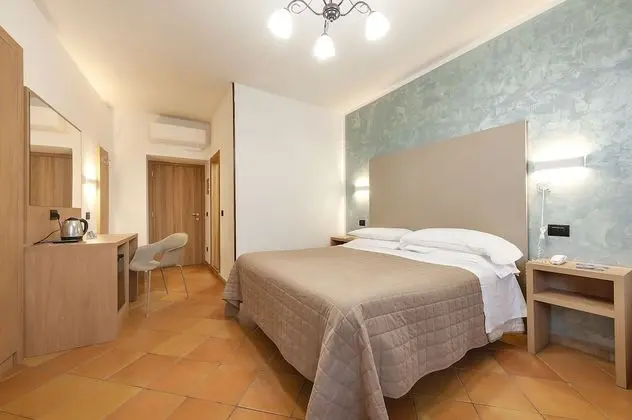 Basic Tek Büyük Yataklı Oda