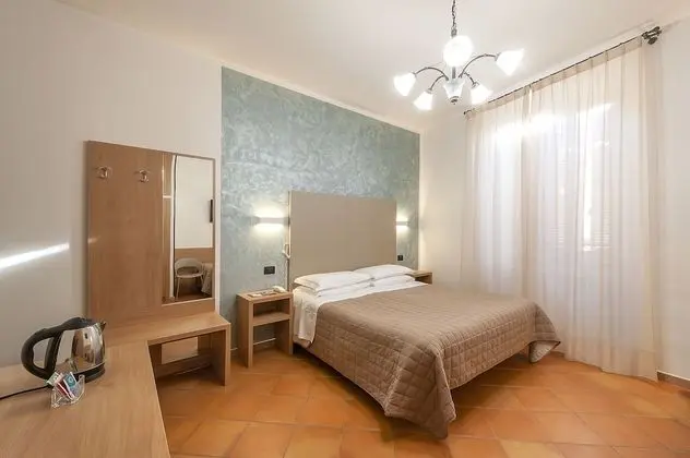 Basic Tek Büyük Yataklı Oda