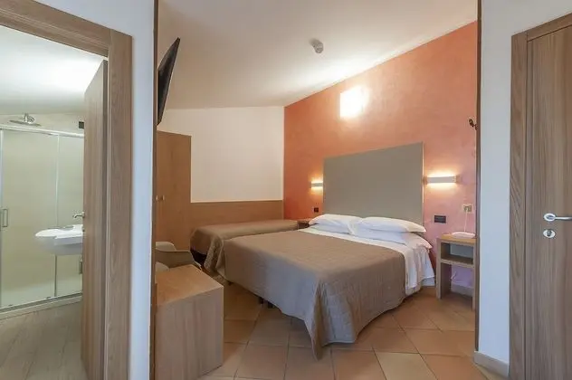 Basic Tek Büyük Yataklı Oda