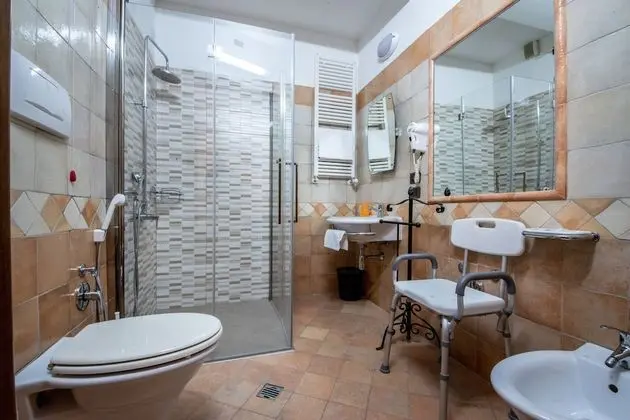 Basic Tek Büyük Yataklı Oda