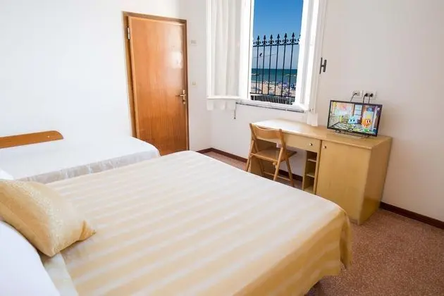 Economy Tek Büyük Yataklı Oda