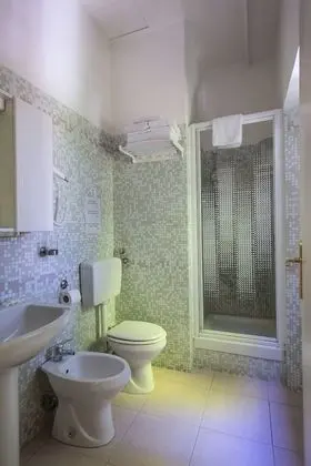 Üç Kişilik Oda, Özel Banyo