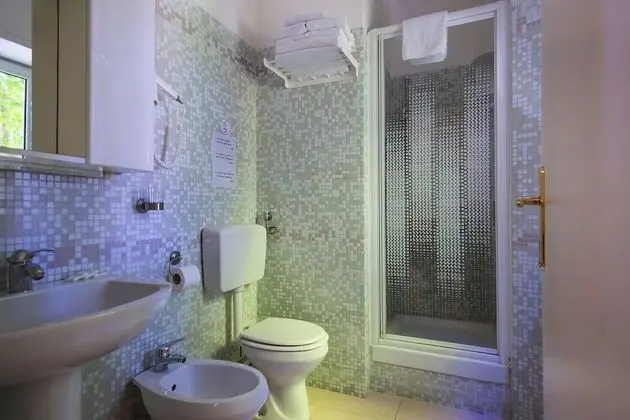 Üç Kişilik Oda, Özel Banyo