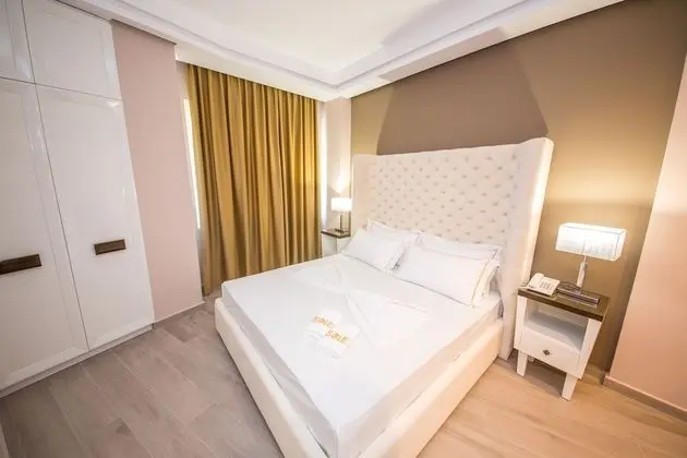 Deluxe Süit, Balkon, Kısmi Deniz Manzaralı