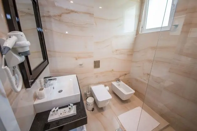 Deluxe Süit, Balkon, Kısmi Deniz Manzaralı