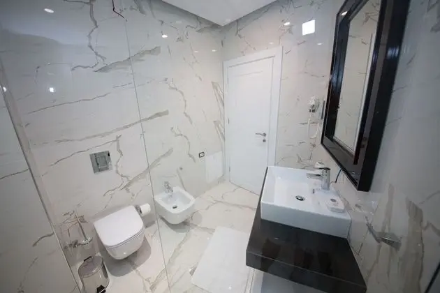Deluxe Üç Kişilik Oda, Balkon, Kısmi Deniz Manzaralı