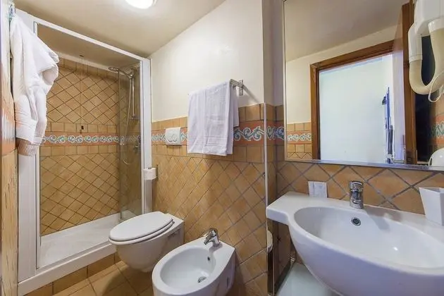 Standard Tek Büyük veya İki Ayrı Yataklı Oda