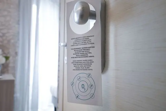 Büyük Yataklı Tek Kişilik Oda, Balkon, Kısmi Deniz Manzaralı