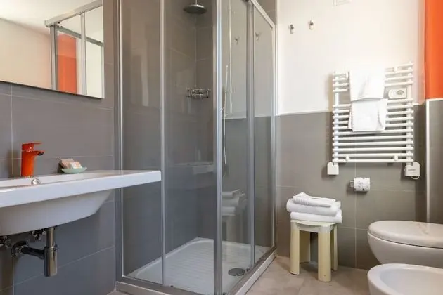 Superior Üç Kişilik Oda, Balkon, Kısmi Deniz Manzaralı
