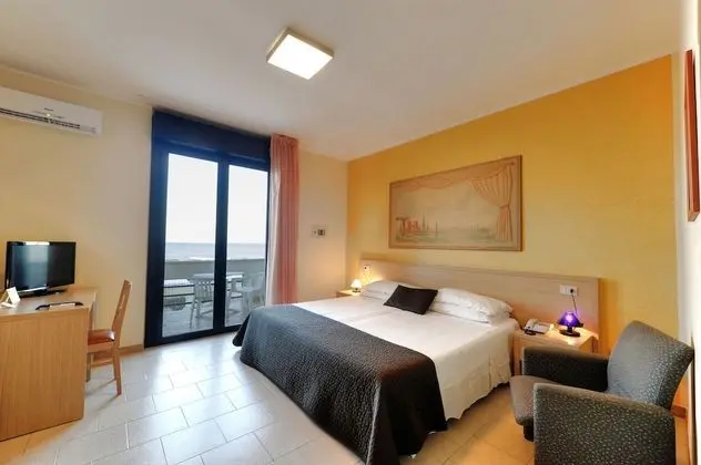 Tek Büyük Yataklı Oda, Balkon