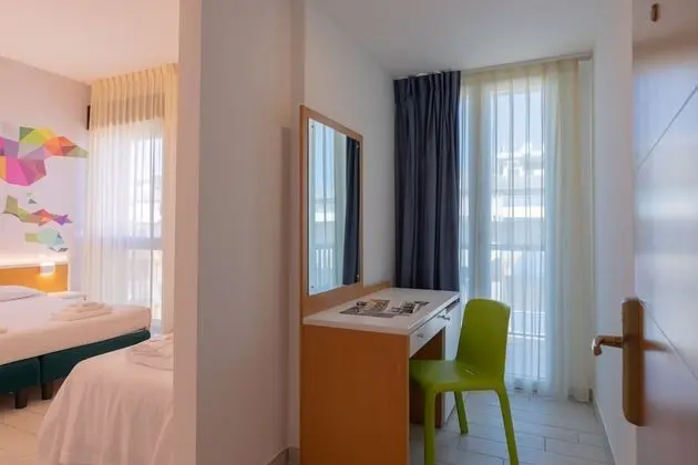 Üç Kişilik Oda, Balkon