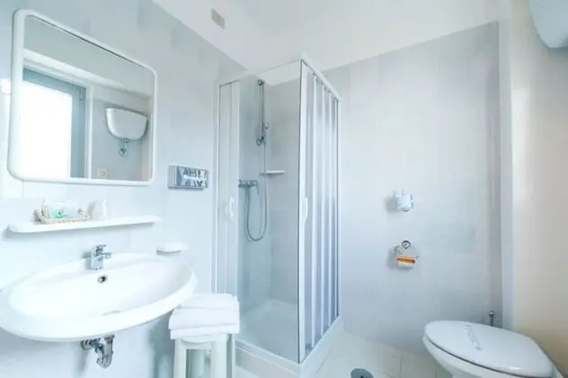 Üç Kişilik Oda, Balkon