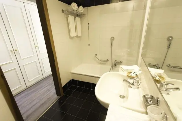 Superior Tek Büyük veya İki Ayrı Yataklı Oda, Göl Manzaralı