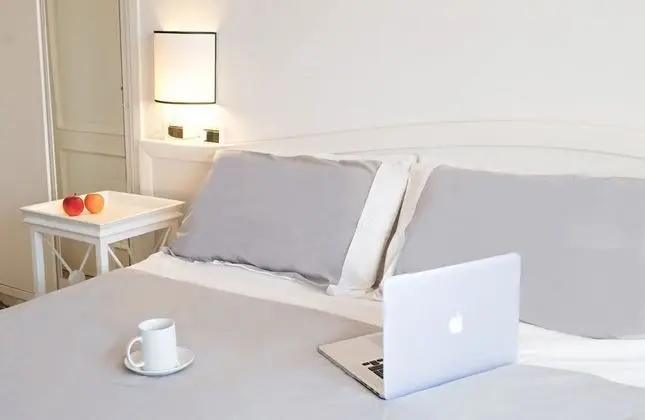 Tek Büyük veya İki Ayrı Yataklı Oda, Balkon