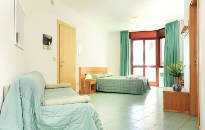Dört Kişilik Oda, Balkon, Deniz Manzaralı