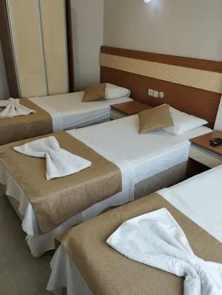 Standart Üç Kişilik Oda, Bahçe Manzaralı