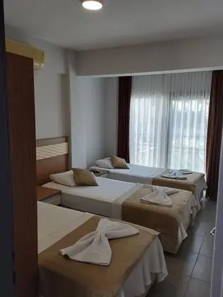 Standart Üç Kişilik Oda, Bahçe Manzaralı