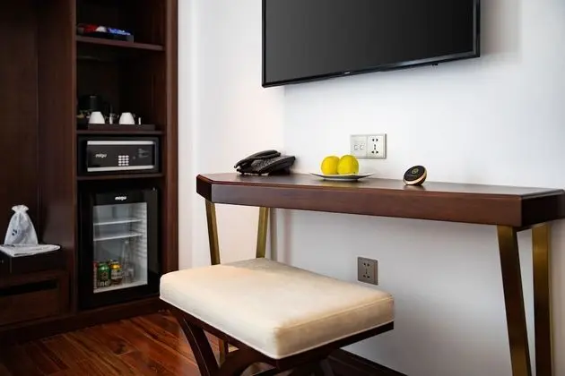 Deluxe Tek Büyük veya İki Ayrı Yataklı Oda (with View)