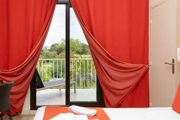 Üç Kişilik Oda, Balkon