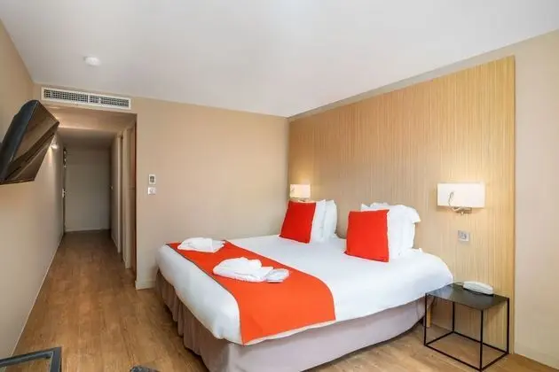 Üç Kişilik Oda, Balkon