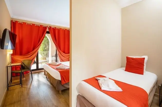 Üç Kişilik Oda, Balkon