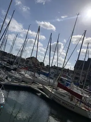 Apart Daire, Banyolu/Duşlu (Soleil et Bateaux)