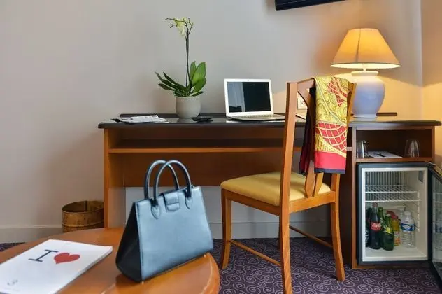 Comfort Tek Büyük Yataklı Oda