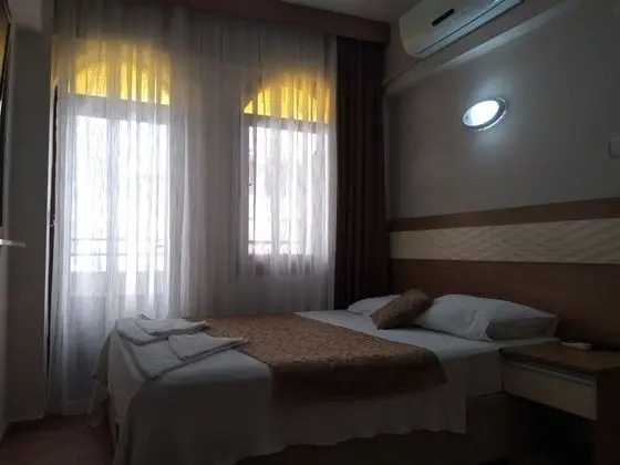 Economy Tek Büyük veya İki Ayrı Yataklı Oda