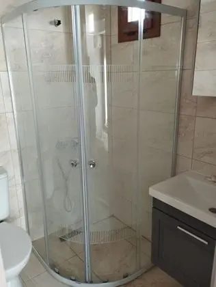 Economy Tek Büyük veya İki Ayrı Yataklı Oda