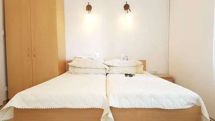 Tek Büyük Yataklı Oda, Balkon