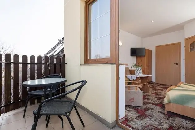 Üç Kişilik Oda, Balkon