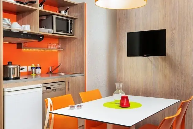Apart Daire, 2 Yatak Odası, Göl Manzaralı