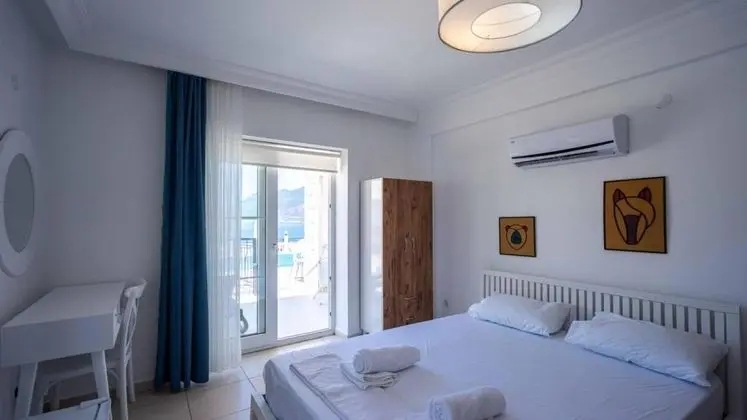 Classic, Deniz ve Dağ Manzaralı, Balkonlu