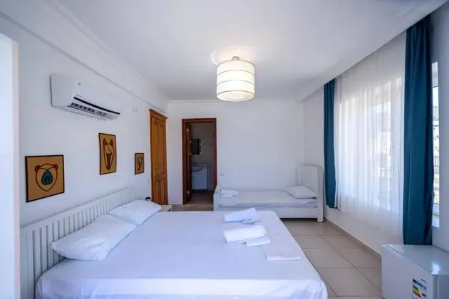 Classic, Deniz ve Dağ Manzaralı, Balkonlu