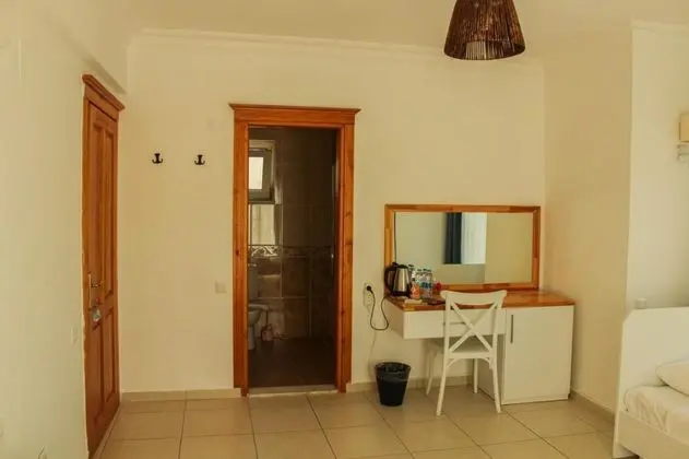 Junior Oda, Deniz ve Dağ Manzaralı, Balkonlu