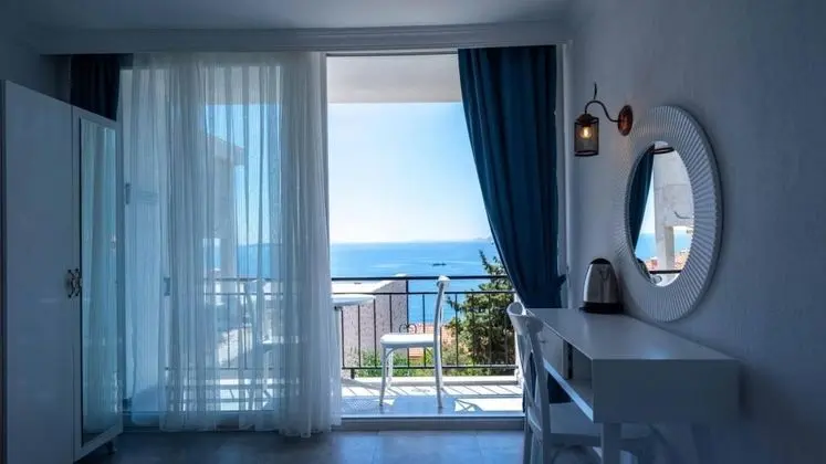 Standart Oda, Deniz Manzaralı, Balkonlu