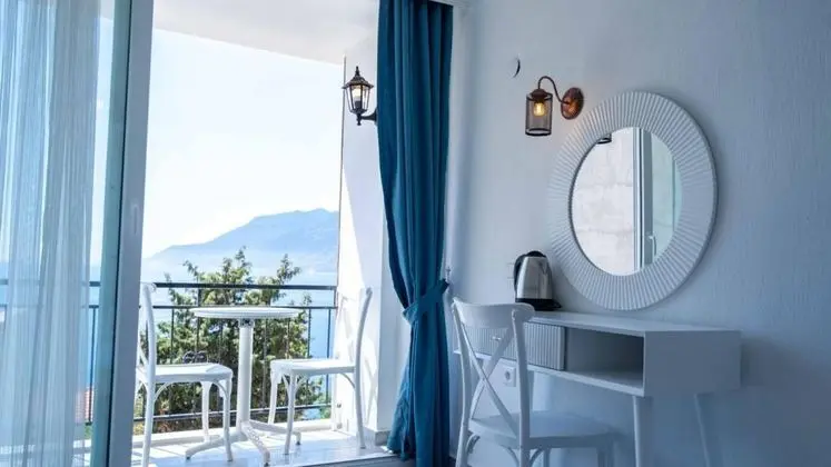 Standart Oda, Deniz Manzaralı, Balkonlu