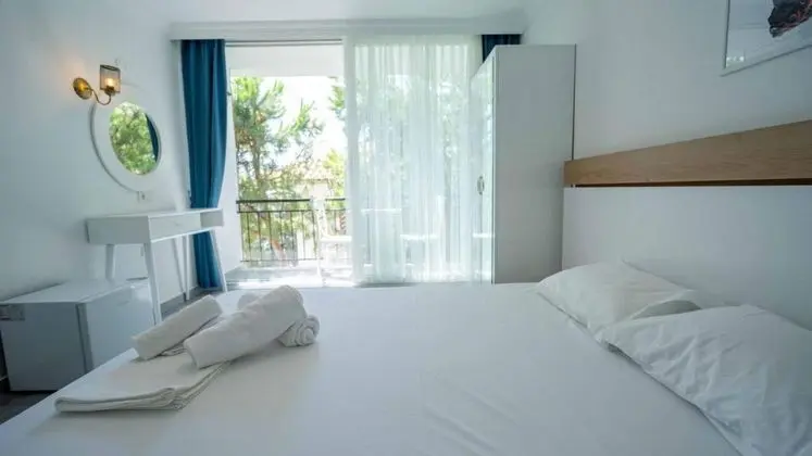 Standart Oda, Manzarasız, Balkonlu