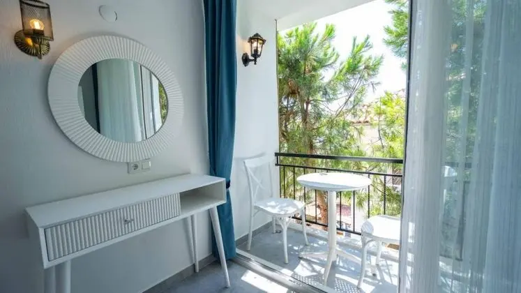 Standart Oda, Manzarasız, Balkonlu